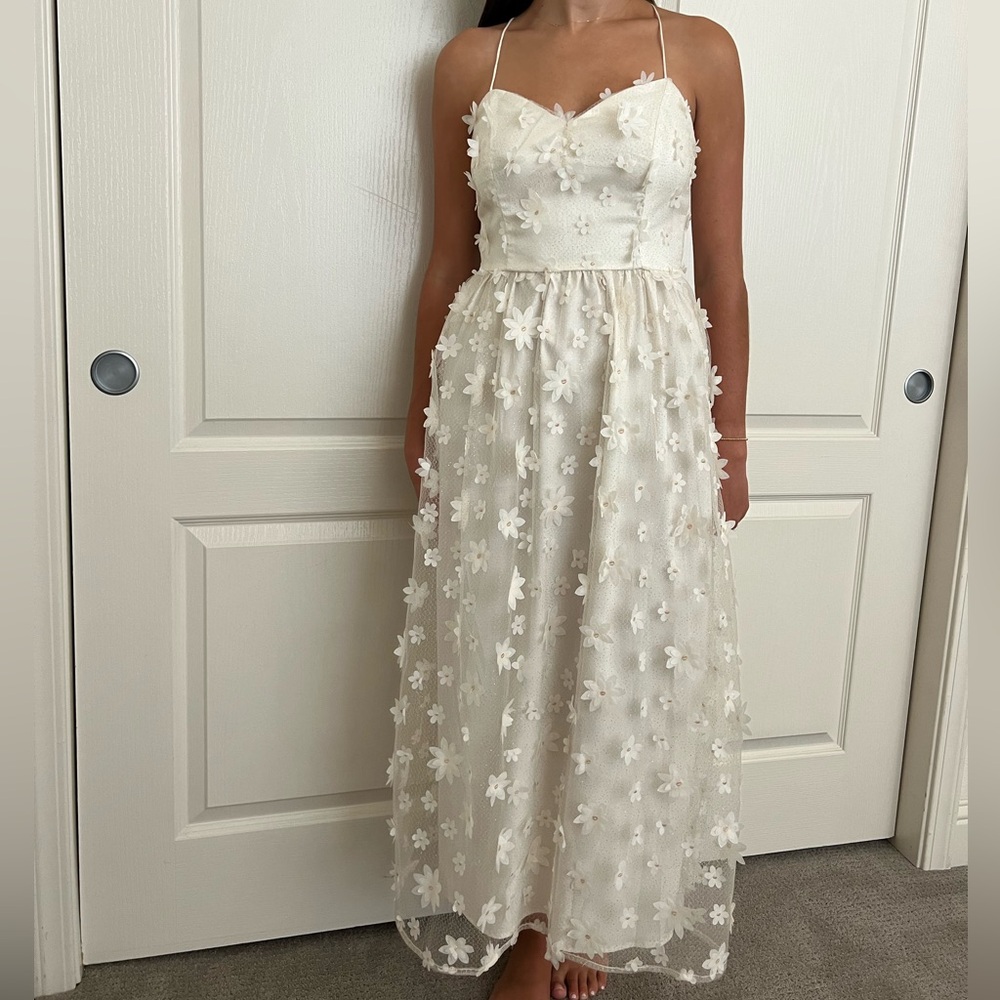 White Midi 3D Flower Dress